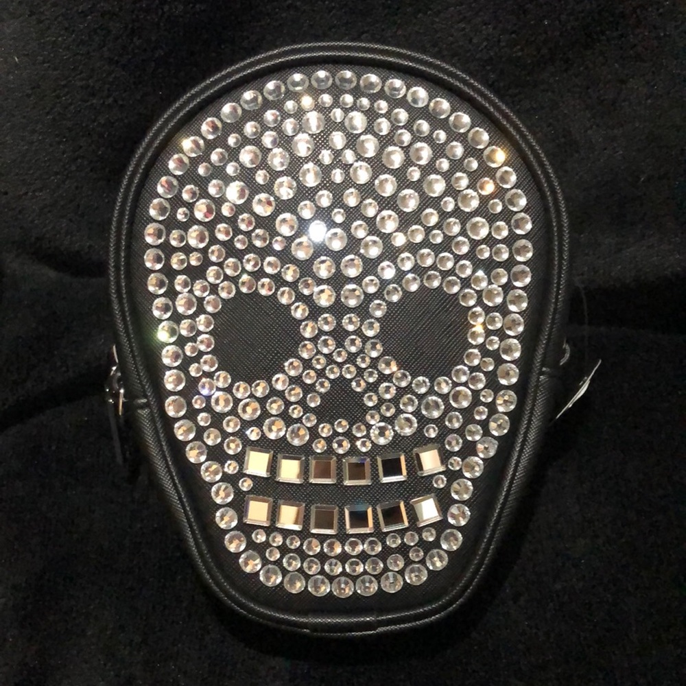 - NWT Bath and Body Works skull crossbody bag purse Halloween